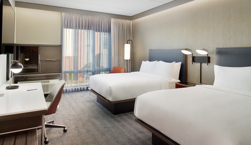 Standardzimmer, 2 Queen-Betten (Mobility Accessible, Roll-in Shower)