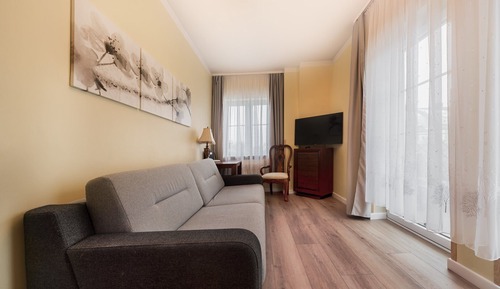 Economy-Suite