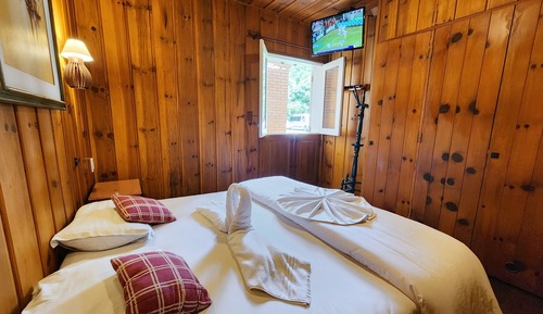 Premium-Doppel- oder -Zweibettzimmer