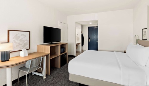 Zimmer, 1 King-Bett, barrierefrei (Mobility & Hearing, Roll-in Shower)