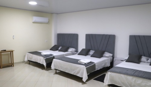 Familien-Doppel- oder -Zweibettzimmer