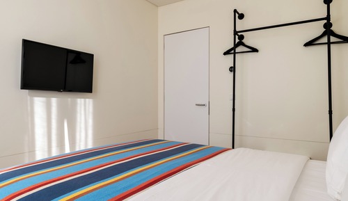 Superior-Apartment, Balkon, Poolblick