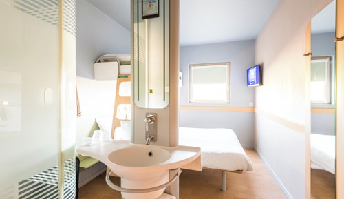 Dreibettzimmer, 1 Doppelbett