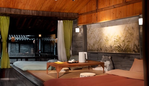 Comfort-Doppel- oder -Zweibettzimmer, eigenes Bad, Blick auf den Innenhof