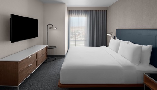 Standardzimmer, 1 King-Bett und Schlafsofa, Nichtraucher (Hearing Accessible)