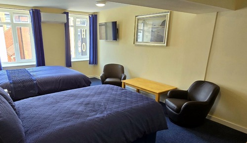 Familien-Vierbettzimmer