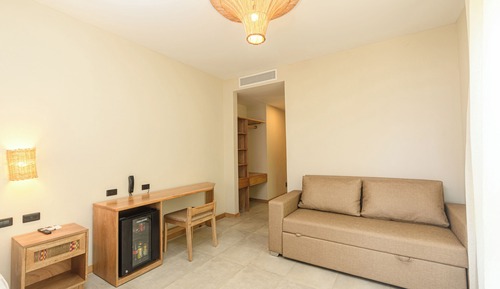 Deluxe-Dreibettzimmer, 1 King-Bett und Schlafsofa