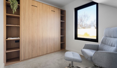 Executive-Suite, Kamin, Blick auf den Innenhof