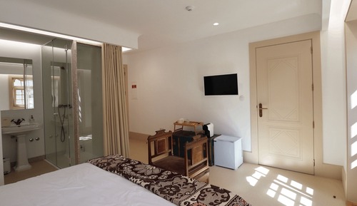 Standard-Doppel- oder -Zweibettzimmer