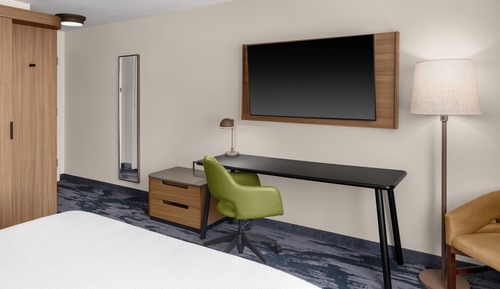 Standardzimmer, 1 King-Bett, Nichtraucher (Mobility/Hearing Access, Roll-in Shwr)