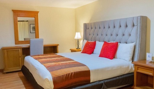 Standard-Suite, 2 Schlafzimmer, Verbindungszimmer, zum Garten hin