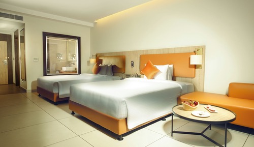 Superior-Doppel- oder -Zweibettzimmer, Poolblick