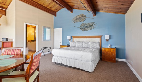 Zimmer, 1 King-Bett, Balkon, Meerblick (Oceanfront Inn Suite #12)