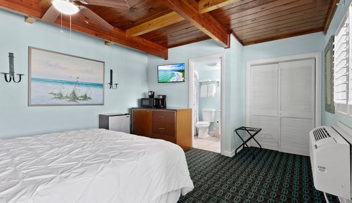 Zimmer, 1 King-Bett, Balkon, Gartenblick (Oceanfront Inn Room #5)