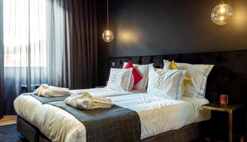 Standard-Doppel- oder -Zweibettzimmer