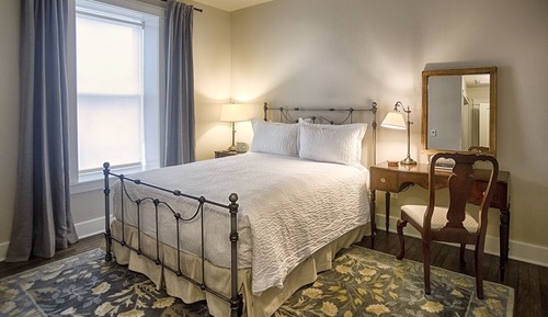 Doppel- oder Zweibettzimmer, Gartenblick