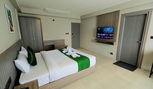 Club-Zimmer, 1 King-Bett, Stadtblick