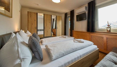 Comfort-Dreibettzimmer, 1 Schlafzimmer, Klimaanlage, Bergblick