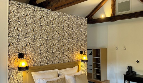Traditional-Suite