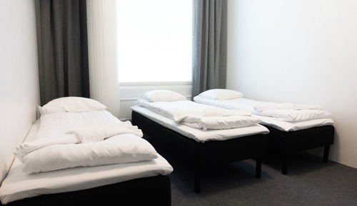 Basic-Vierbettzimmer, eigenes Bad