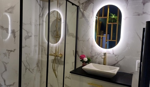 Luxury-Suite, Whirlpool, Hügelblick