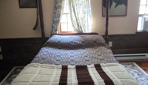 Washington Suite, Upstairs, Shared Bath