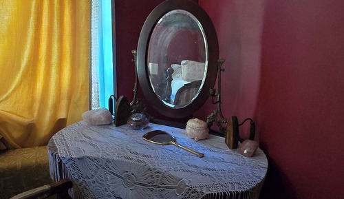 Business Suite, Half Bath, Downstairs