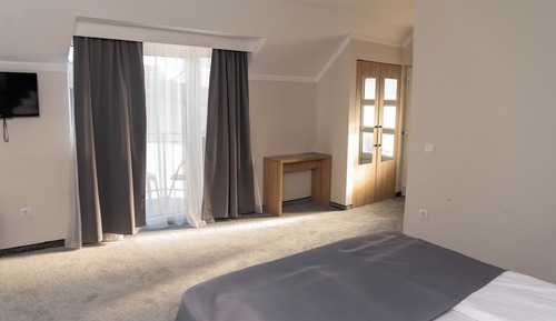 Doppelzimmer, Balkon, Poolblick