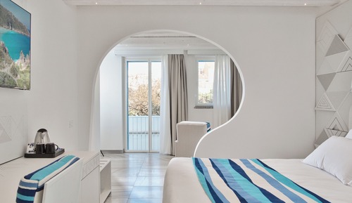 Superior-Doppel- oder -Zweibettzimmer