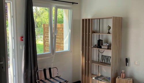 Comfort-Dreibettzimmer (Dog White)