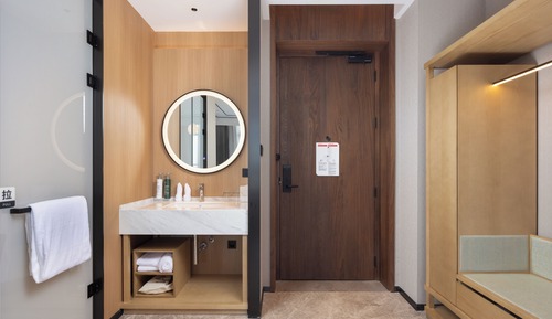 Zimmer, 1 King-Bett (High Floor)