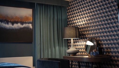 Deluxe King/Twin with Bath