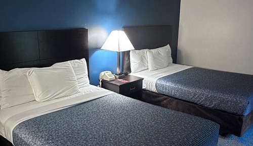 Basic-Einzelzimmer, 2 Doppelbetten, Nichtraucher