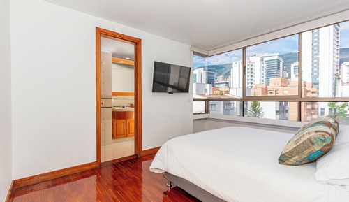 Superior-Apartment, Küche, Stadtblick