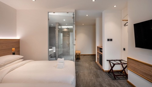 Superior-Zimmer, 2 Einzelbetten, eigenes Bad, Stadtblick