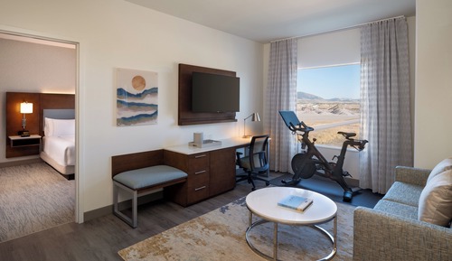 Zimmer, 1 Schlafzimmer, barrierearm (Comms, Roll-In Shower, Spin Bike)