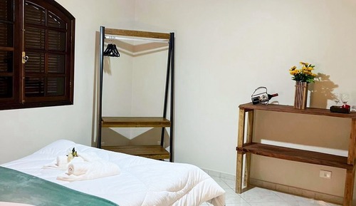 Traditional-Zimmer, Gartenblick