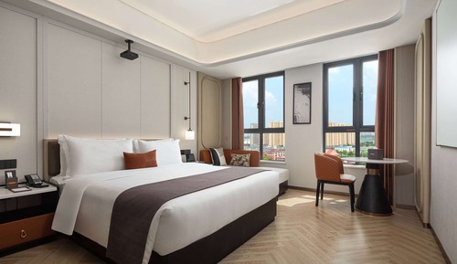 Deluxe-Zimmer, 1 King-Bett, Nichtraucher, Stadtblick