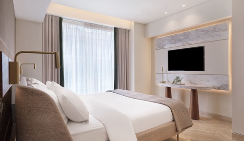Athenian Suite with view to Aeropagitou Street