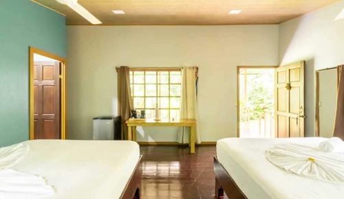 Bungalow, Balkon, Gartenblick
