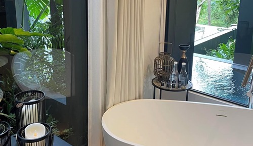 Honeymoon-Zimmer, Poolblick