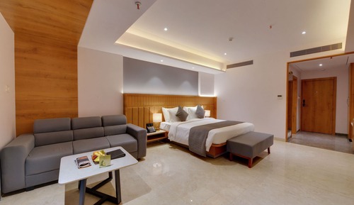 Fern Club Room, 1 King Bed