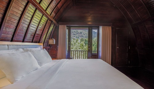 Villa, Badewanne, Bergblick