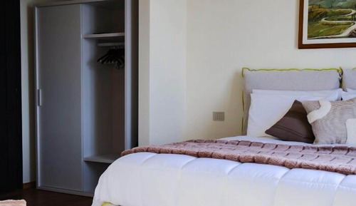 Suite, Hügelblick