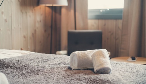 Standard-Doppel- oder -Zweibettzimmer