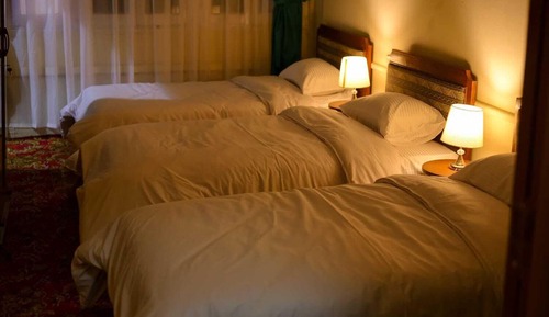 Basic-Doppel- oder -Zweibettzimmer, Stadtblick