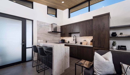 Basic-Ferienhaus, Terrasse, Bergblick