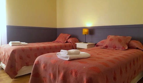 Basic-Doppel- oder -Zweibettzimmer