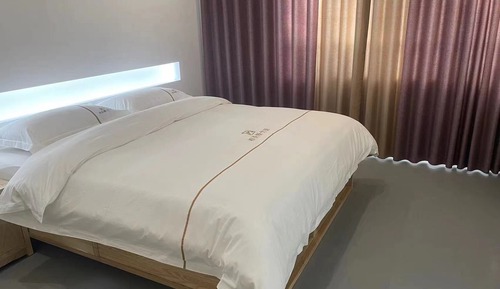 Basic-Zimmer, 1 Queen-Bett, Raucher, Blick auf den Innenhof