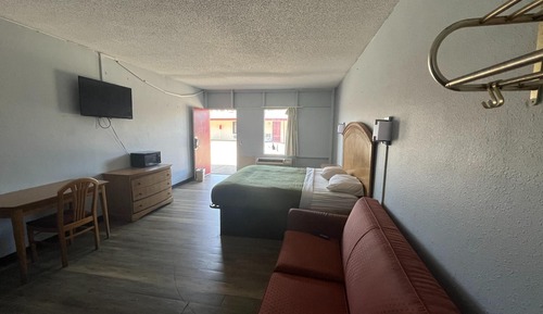 Standard Room, 1 King Bed, Smoking